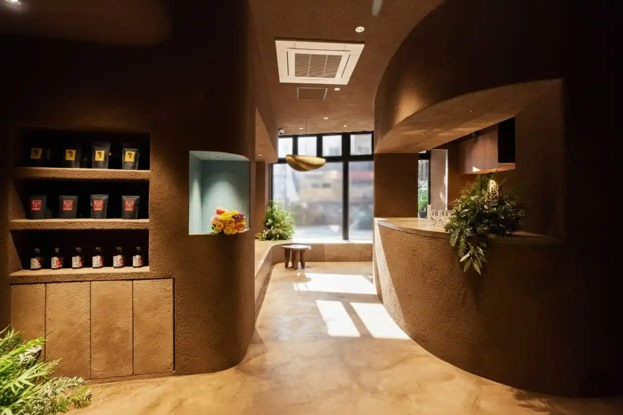 【バラ×コーヒー×ワイン】広尾に新しいライフスタイル店舗をオープン / 株式会社POMiE