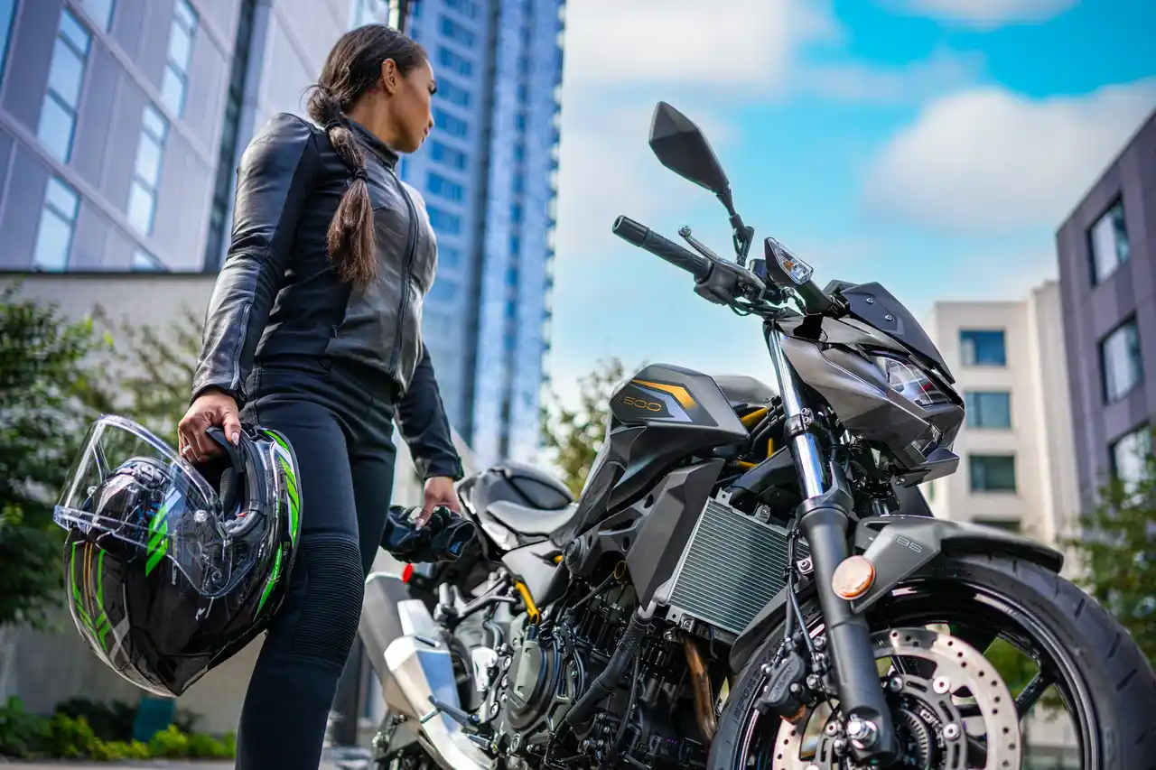 【株式会社カワサキモータースジャパン】 カワサキから「Z500」が日本に初登場！パワフルさと扱いやすさを両立した新世代スーパーネイキッドが2026年2月28日に発売