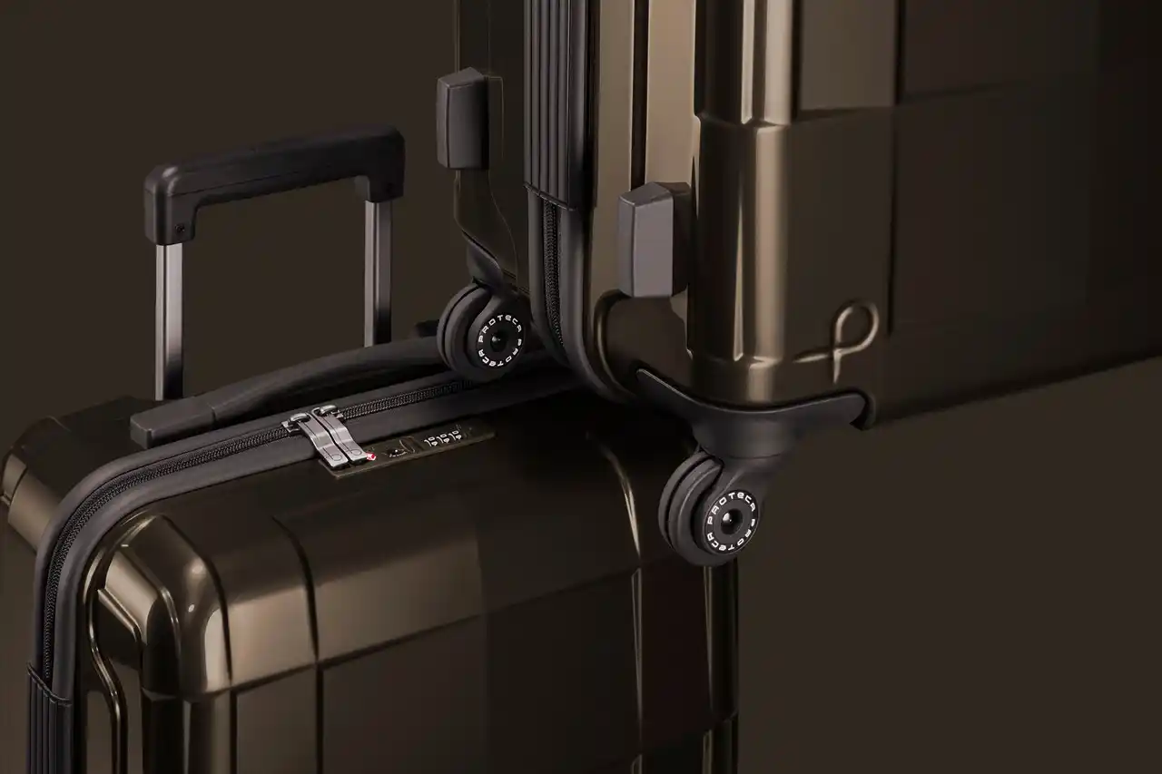 【エース株式会社】 「プロテカ」より、高性能スーツケース「スタリアCXR」にシックな限定色マルーンブラウン登場