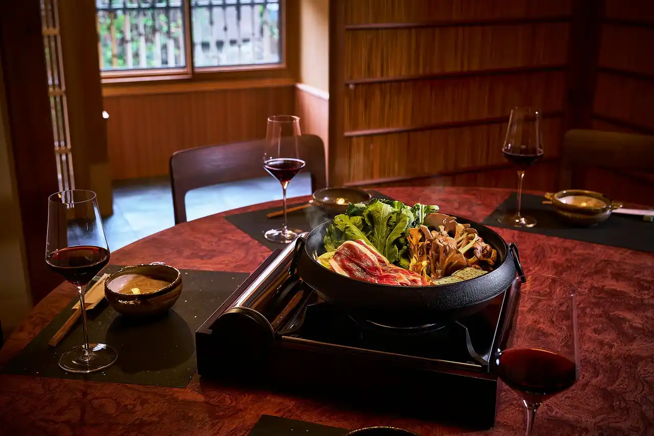 【2026年1月11日開店】創業165年 京都・東山の老舗「三味洪庵」が、白川のせせらぎを独占する1日3組限定の隠れ家個室『京都別邸』を京町家にオープン