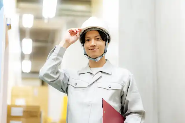 【株式会社ナッパー】 株式会社ナッパーで業務中の服装に関する調査を実施しました。