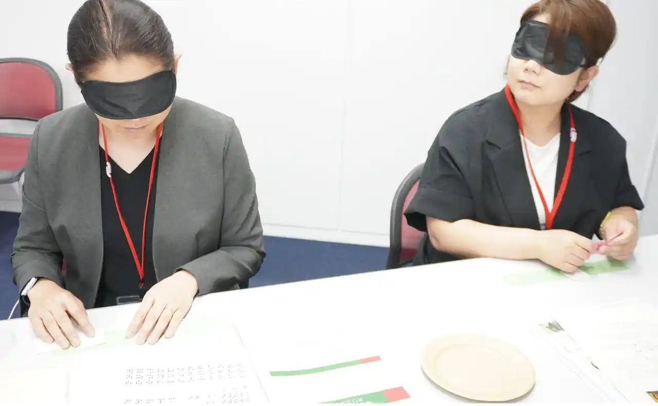 【パルシステム連合会】 見なくても触れて広がる世界を体験　「触感で遊ぶワークショップ」開催〔共済連〕