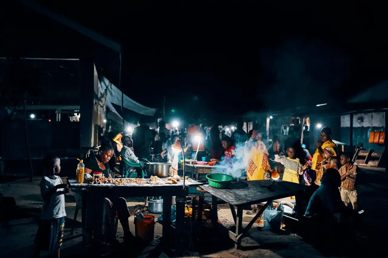 【WASSHA株式会社】 WASSHA、アフリカ未電化地域での事業拡大に向け、商工中金より3億円の借入を実施