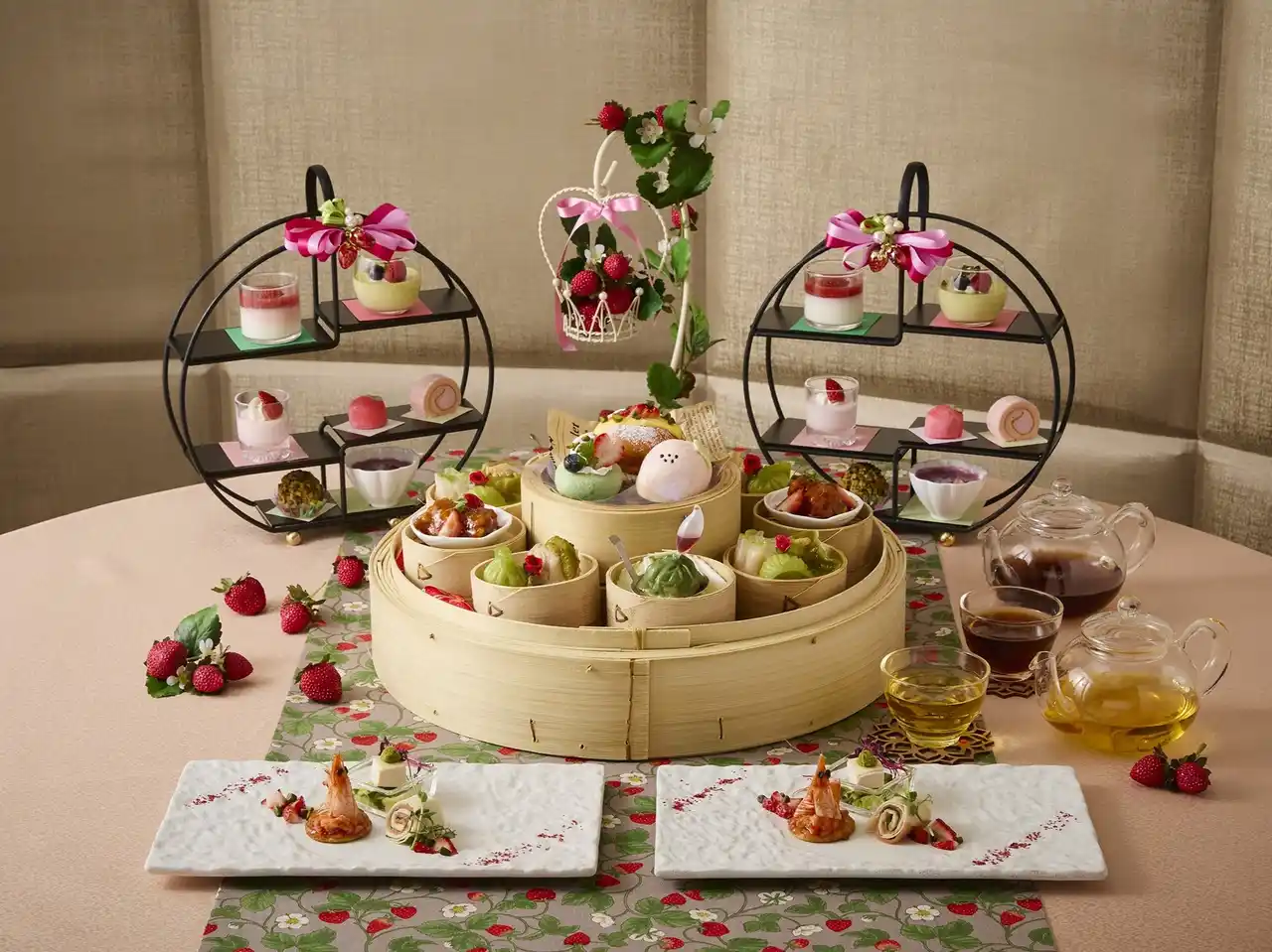 【ロイヤルパークホテル】いちごとの絶妙なハーモニーを楽しむ「ストロベリーカーニバル」新年1/9より開催！
