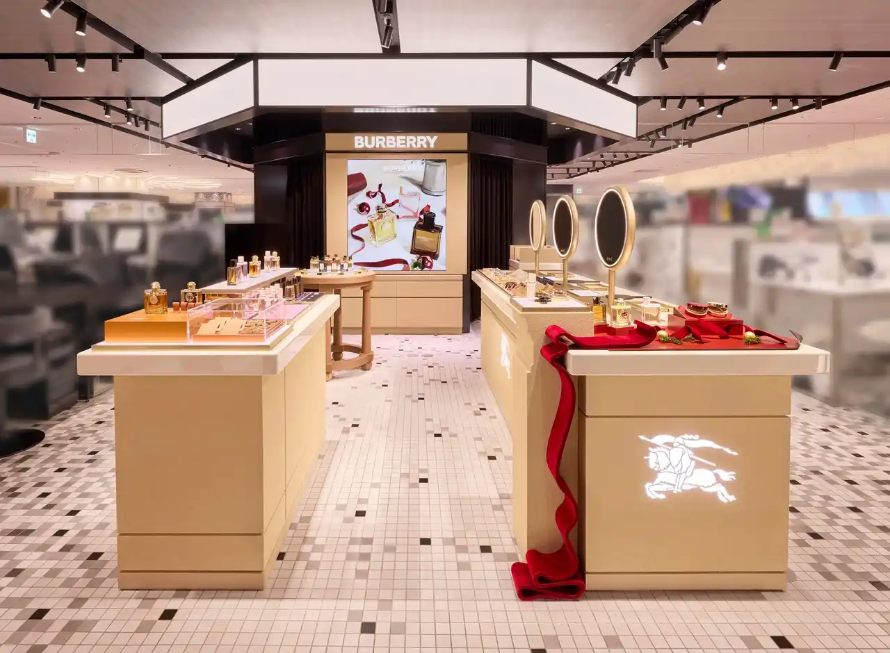 バーバリー ビューティ、渋谷スクランブルスクエア店に常設カウンターをオープン