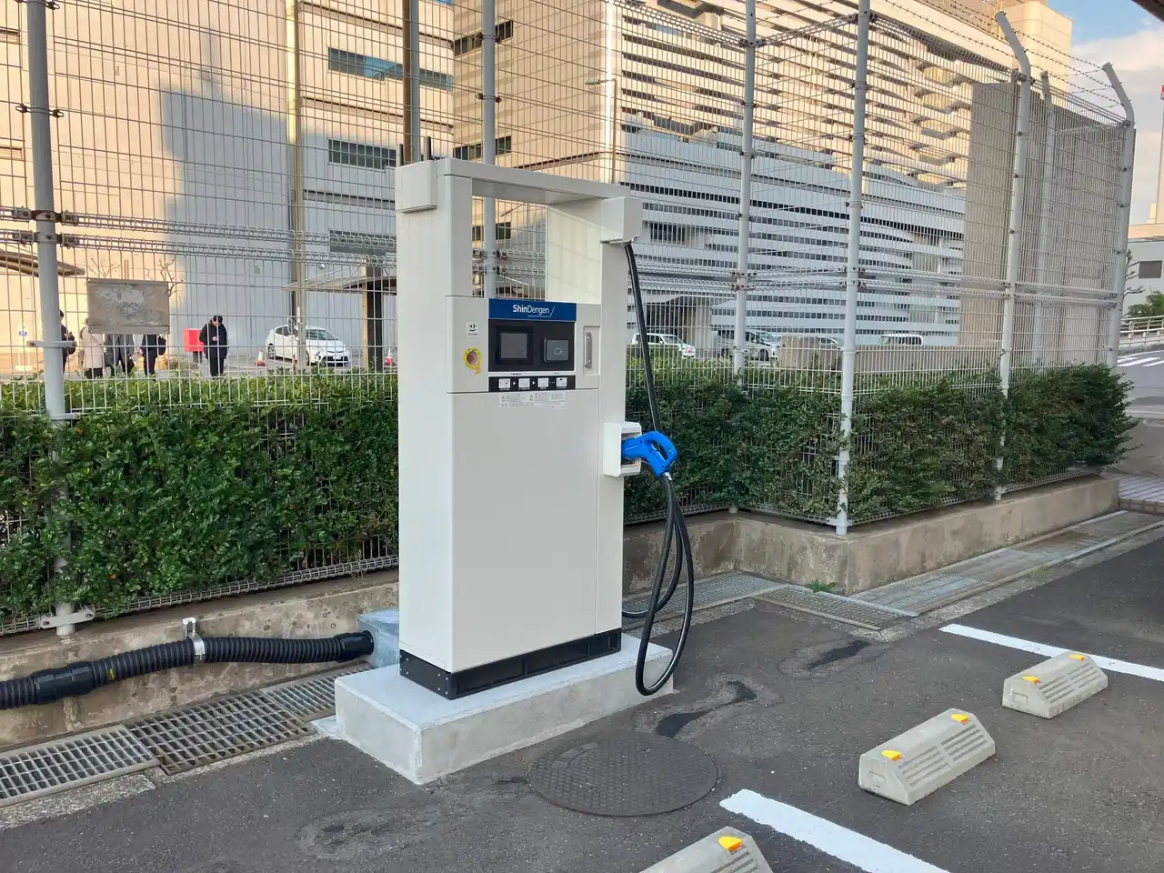 【Eneliver株式会社】 Eneliver、羽田空港JAL敷地内にEV急速充電器向けクラウドサービスを導入