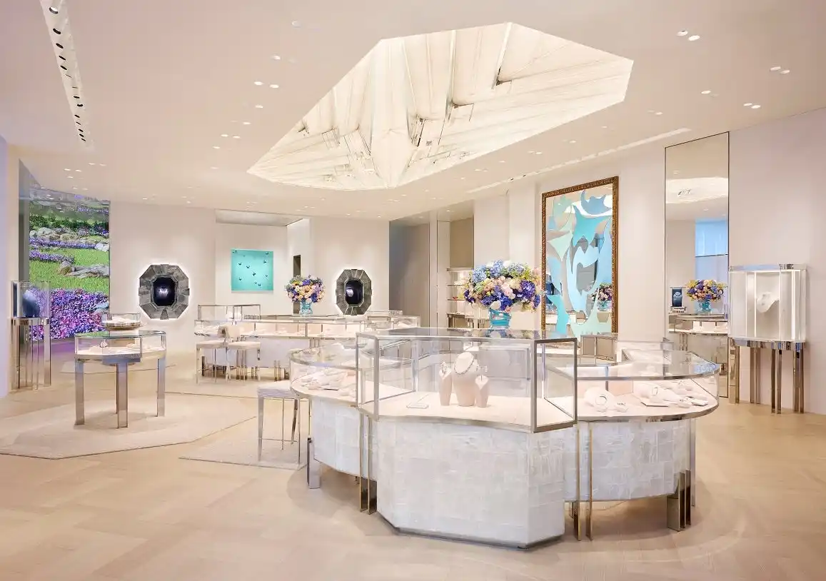 【TIFFANY & CO.】アートとアーカイブ ピースが織りなす、 「ティファニー 銀座」の時を超えた芸術体験