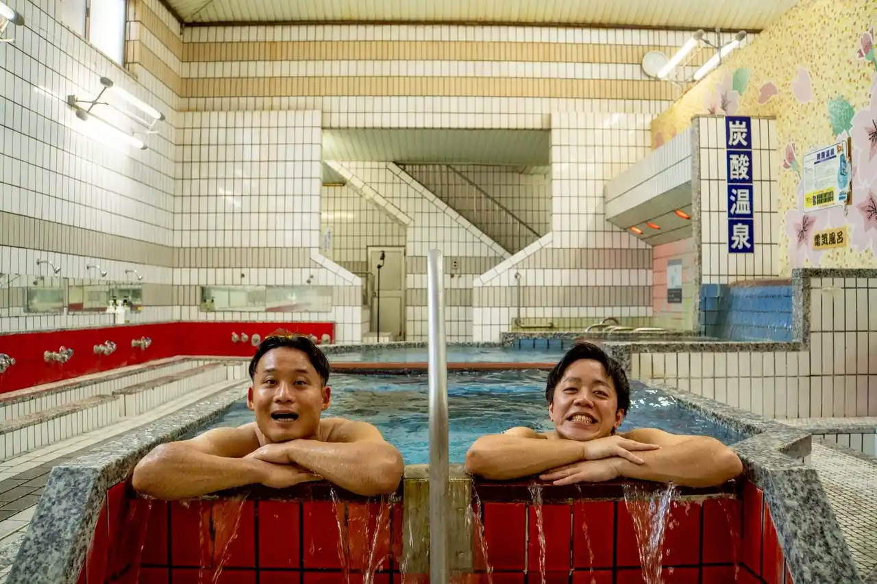 【吉本興業株式会社】 11月26日「イイ風呂の日」に開催！50時間かけた渾身のMVを初公開！西成区住みます芸人 らいおんうどん・ガオ～ちゃんオリジナル曲『大阪お風呂屋ソング』発表会