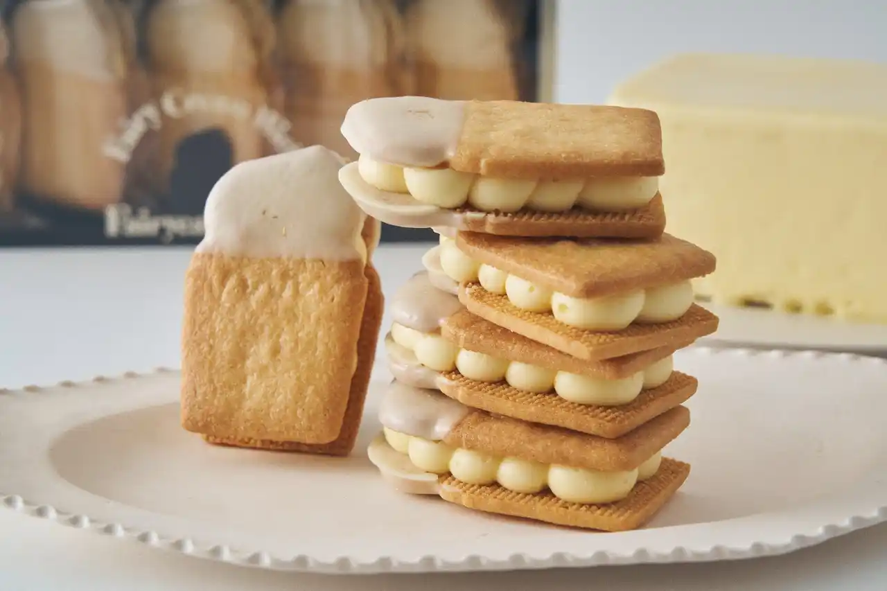 【フェアリーケーキフェア】初の “バターだけの生バターサンド” 冬季限定で新発売！おめでたい紅白カラーの生バターサンドBOX「紅白セット」も登場。