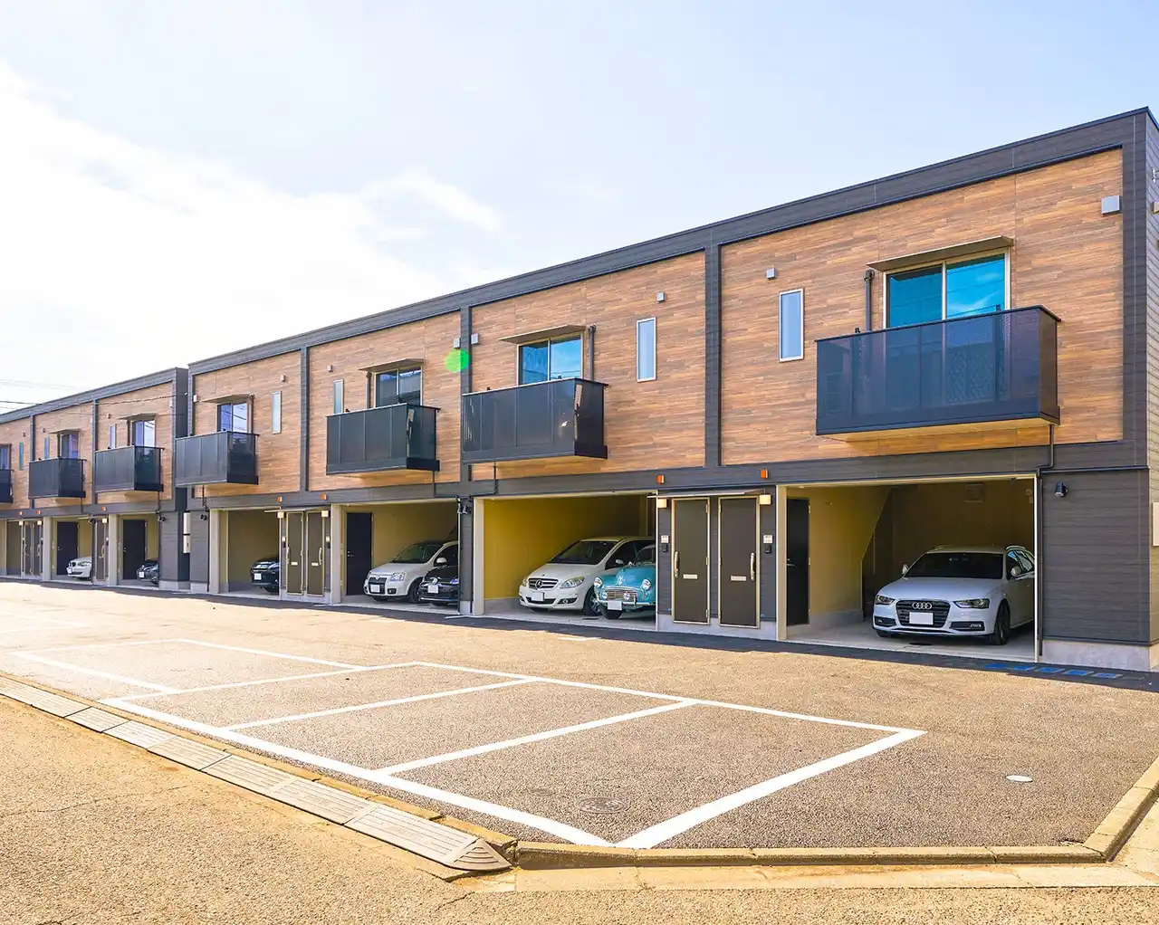 入居率99%を誇るプレミアムガレージハウス大阪エリア2物件、同時期に完成（※入居率：2025年5月末時点）