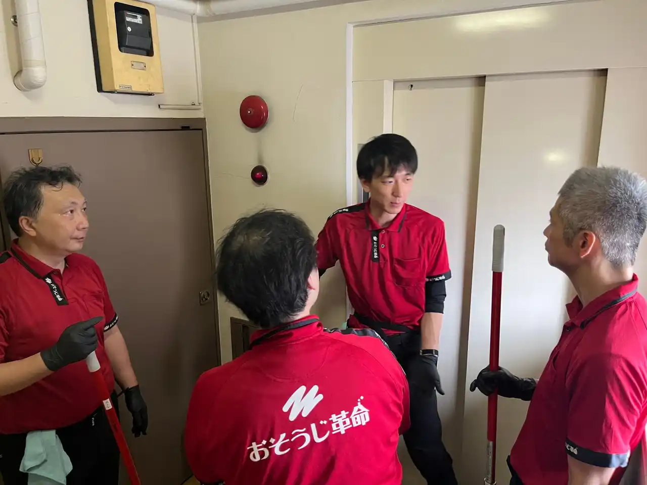 おそうじ革命の取組み/「現場を知る日」- すべての社員が“本物の現場”に立つ日