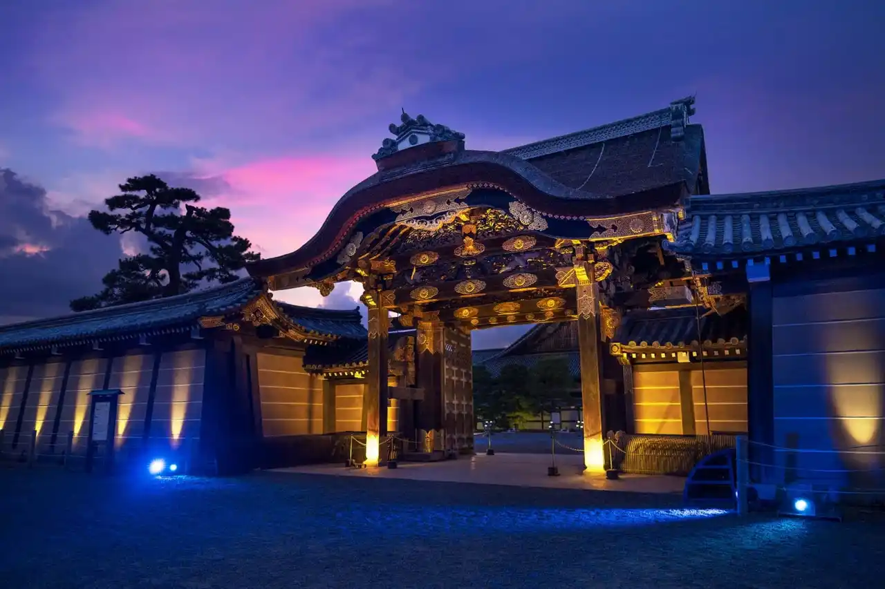 【株式会社ネイキッド】 夜の世界遺産・二条城で体感するアートな“夕涼み”『NAKED meets 二条城 2025 夕涼み』 本日スタート、8月24日（日）まで