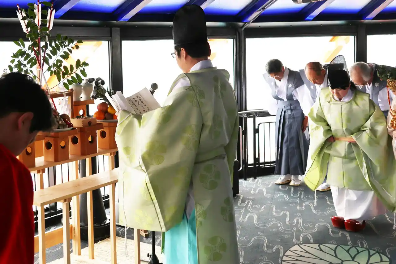 【京阪ホテルズ＆リゾーツ株式会社】 ニデック京都タワー地上100mの展望室にて「節分追儺祭」を開催　園児による豆まきや来塔者への福豆の配布を行い、無病息災を祈願