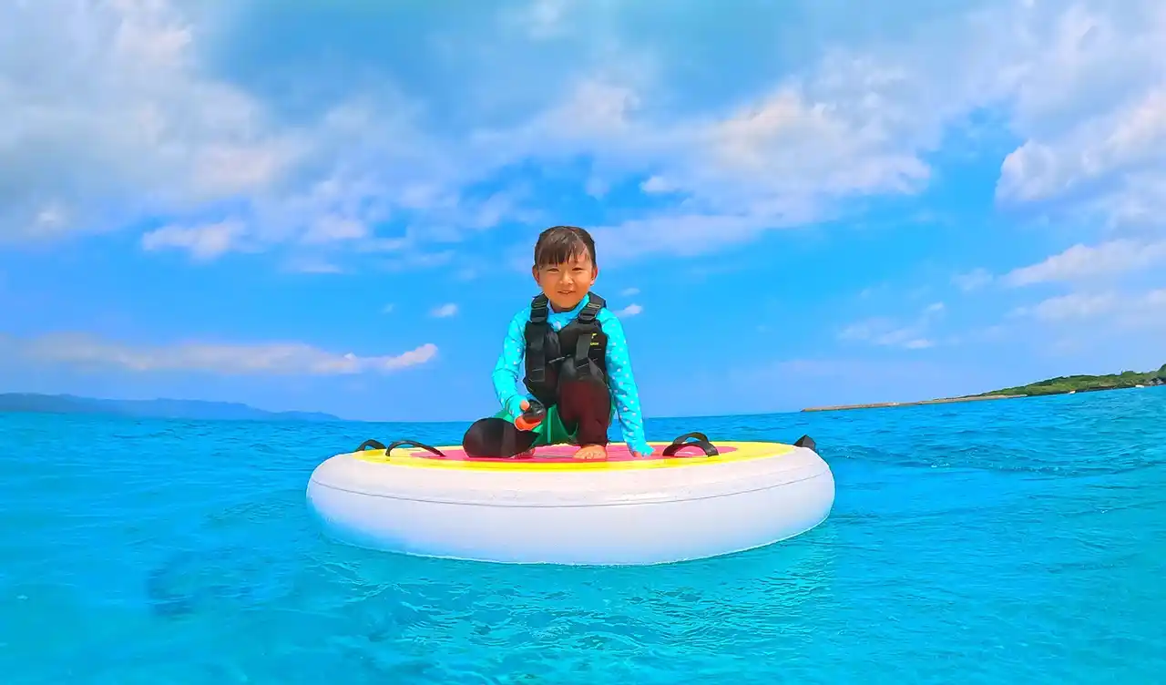 【Oceanos株式会社】 水上を“散歩”する体験を、琵琶湖で。パーソナル水上クラフト「Wheeebo」、レイクサイドテラス琵琶湖で提供開始。