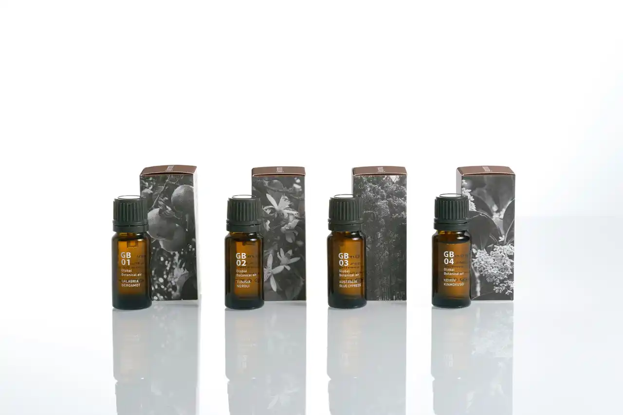 【アットアロマ株式会社】 ＜香りで旅する100％天然アロマブレンド＞世界各地の風景を体験できる「グローバルボタニカルエアー」