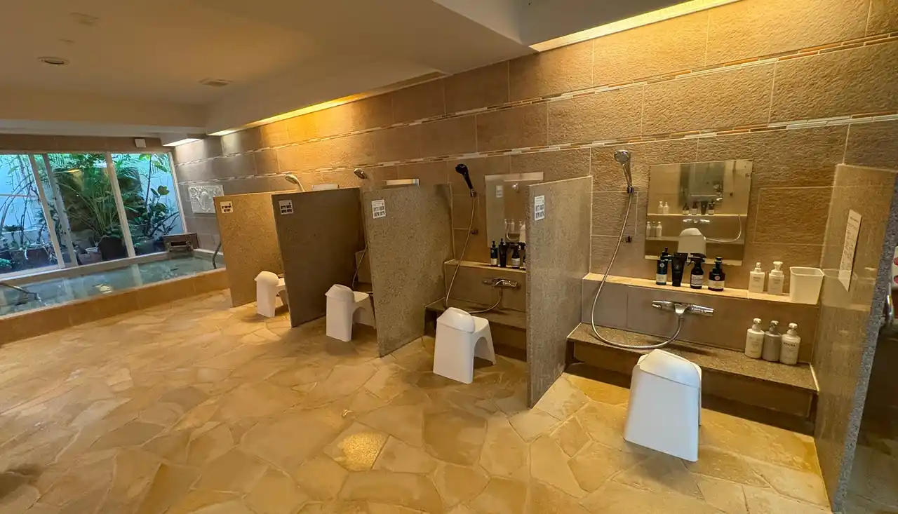 “毎日のバスタイムが美容になる”　艶髪ソムリエ(R)×リバースエイジング美容家が沖縄のHOTEL PALM ROYAL RESORTで宿泊者限定の体験型企画を実施