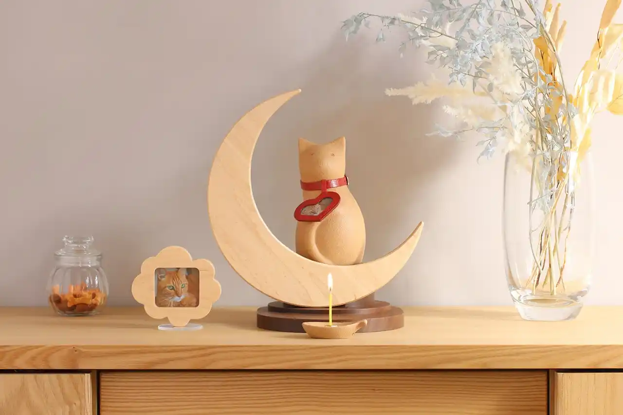 ペット供養に悩む方へ。その想いに寄り添う、『Coccolino』新カタログ