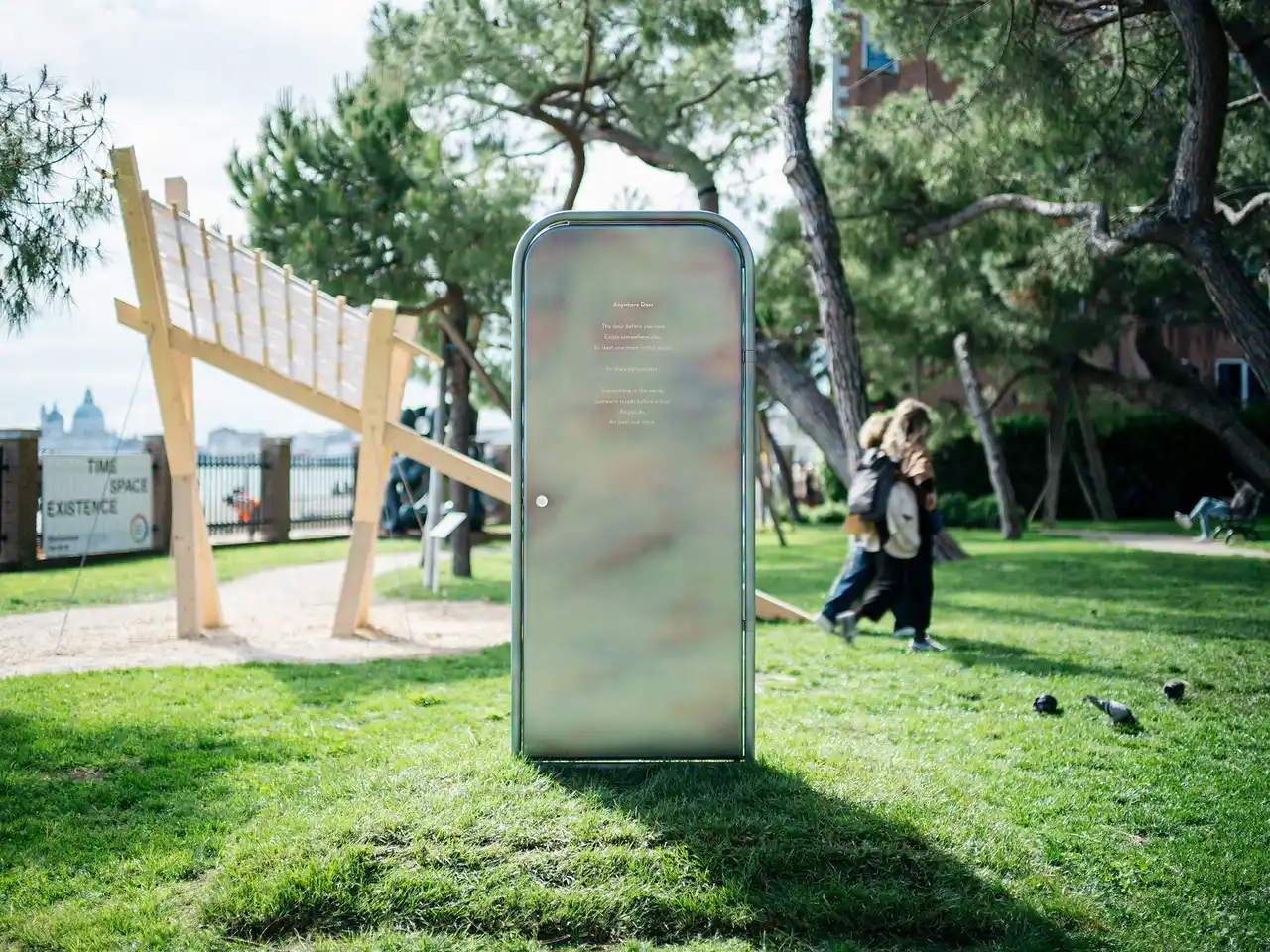 建築インスタレーション作品《Anywhere Door》ヴェネチアを皮切りに、日本３箇所で展示公開