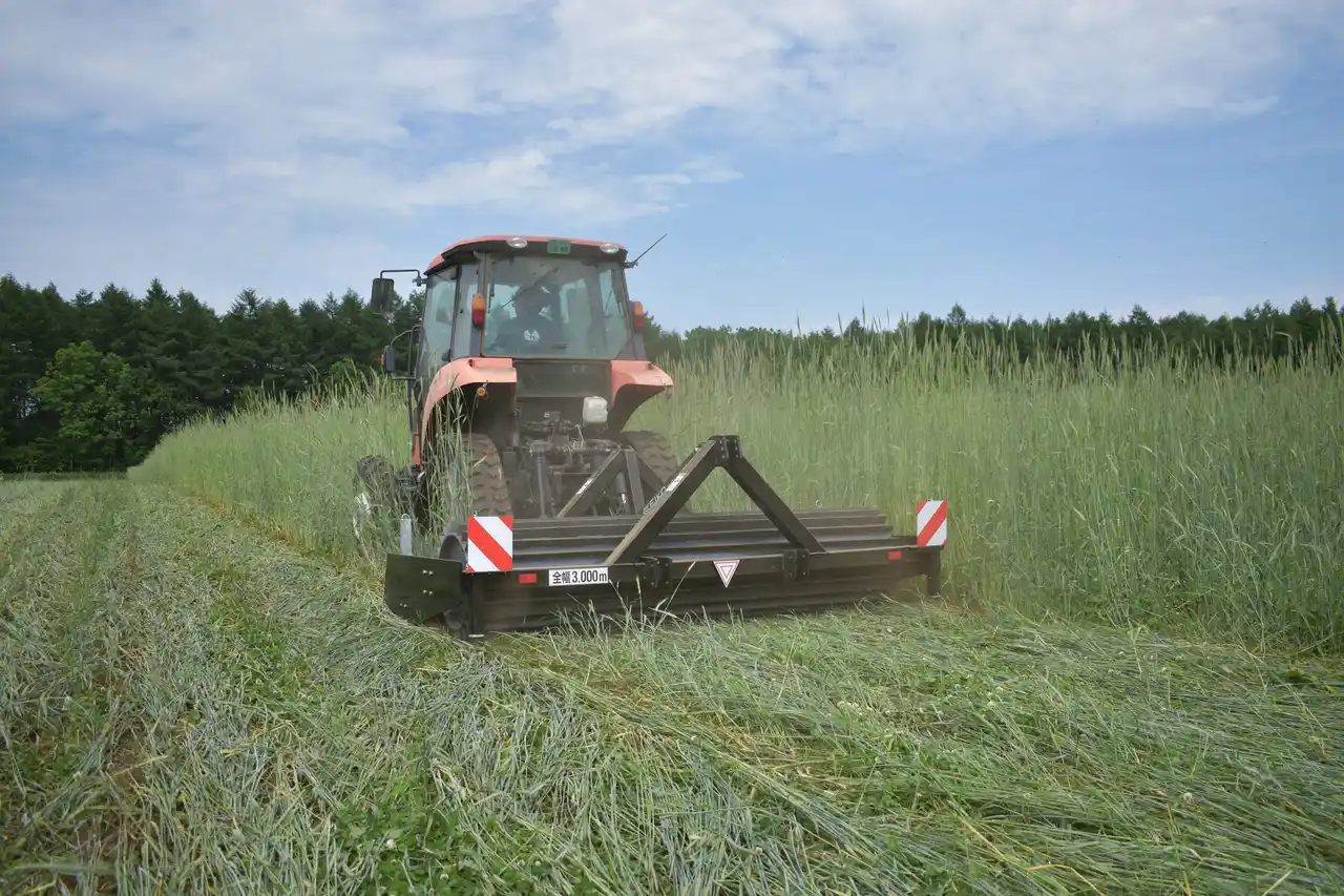 【「生きた土」を次世代へ】リジェネラティブ農業のための農機具を開発しました