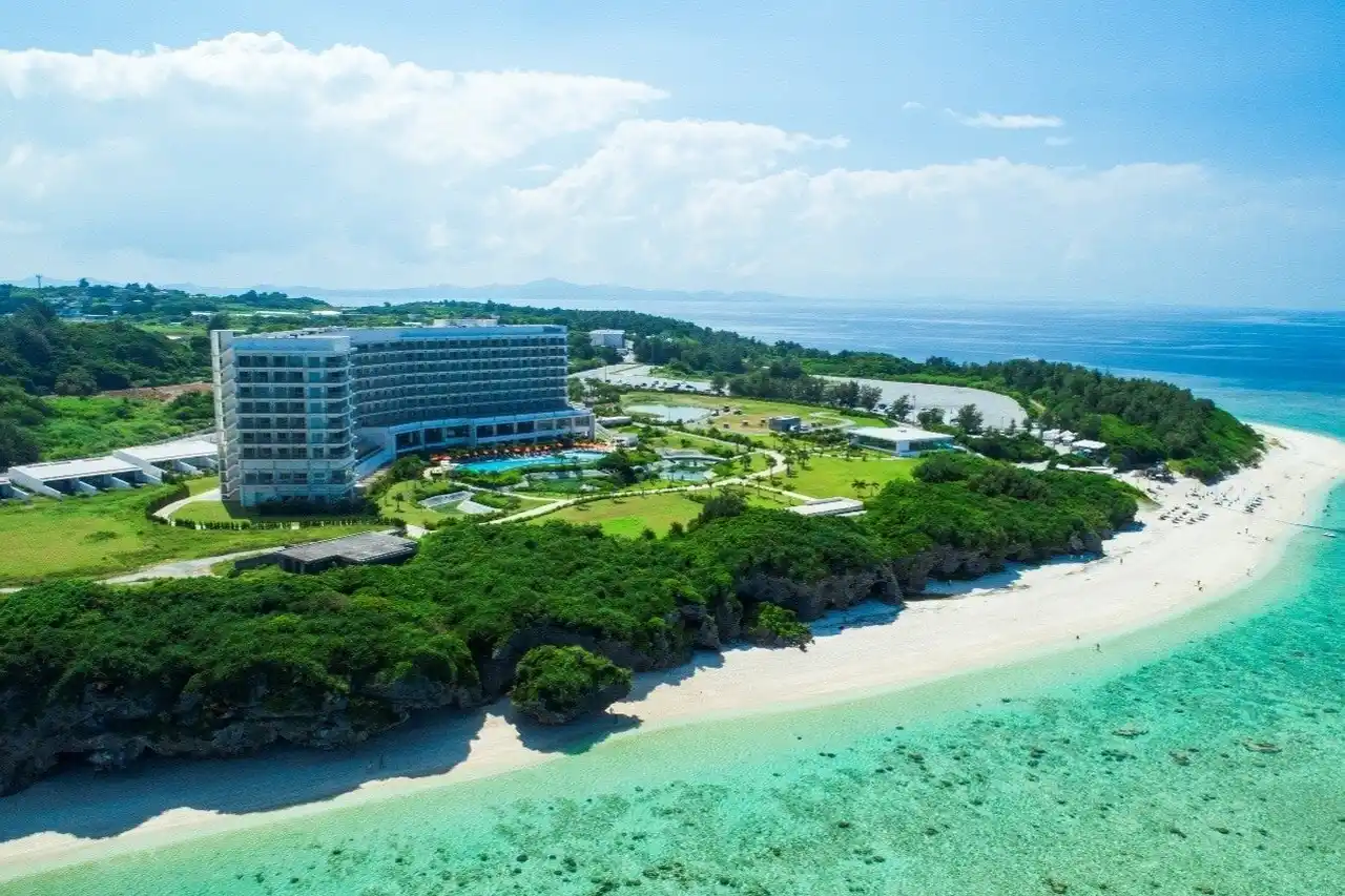 【ヒルトン沖縄瀬底リゾート】伊江島フェアのフィナーレ企画、伊江島出身のアーティストAnlyによる1日限定ライブ＆ディナーを開催