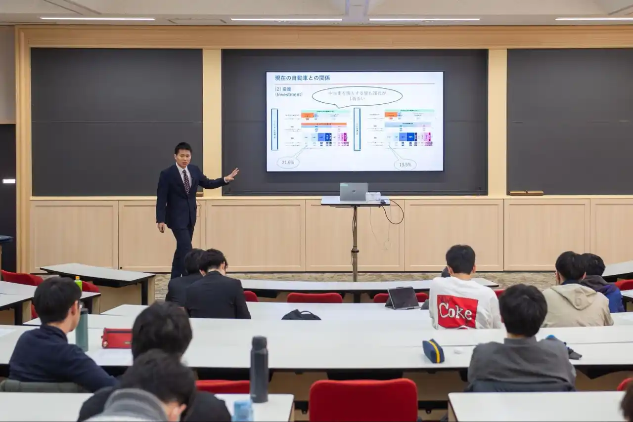 【学校法人栗本学園】 名商大、4年間の学びの集大成となる「卒業論文発表会」を開催
