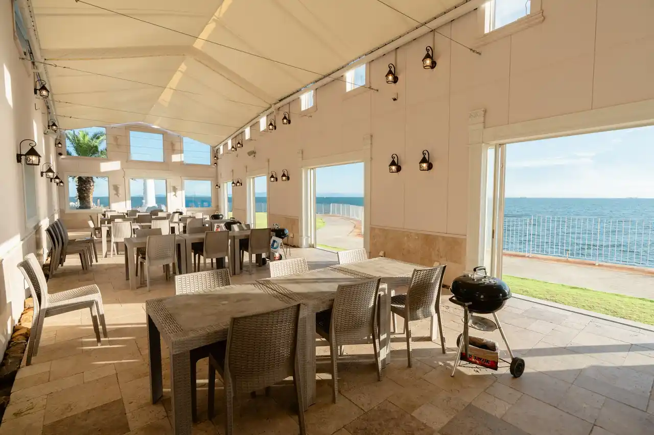 【ウッドデザインパーク株式会社】 【愛知・知多半島】BBQ×海×水遊びまで！バーベキューエリアにミストが登場！海を見ながらのBBQで夏休みを満喫！！