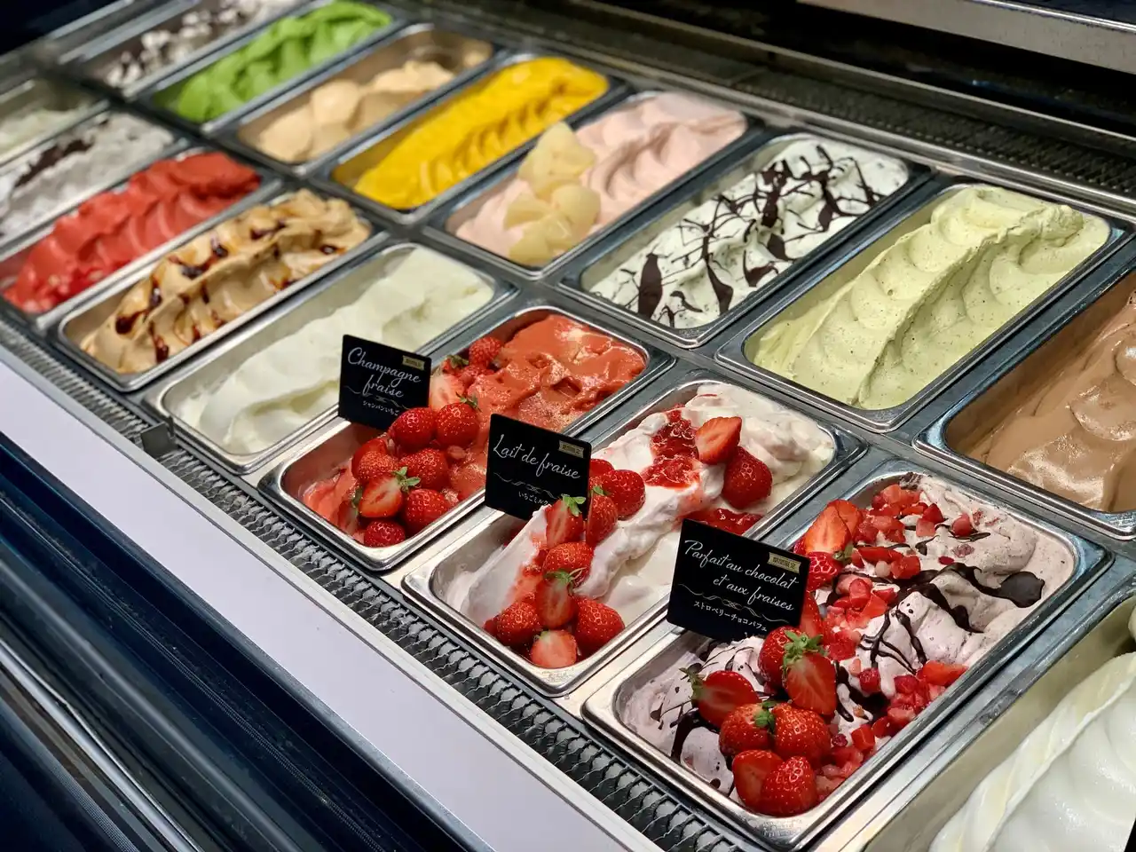 【1・2月限定】18種類の出来立てジェラートが食べられる焼肉店【プレミアムカルビ】