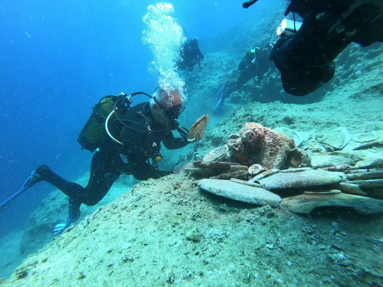 【トルコ共和国大使館 文化観光局】 世界の水中考古学の新たな章の始まり-トルコ、アンタルヤ沖で2000年前の沈没船を発見