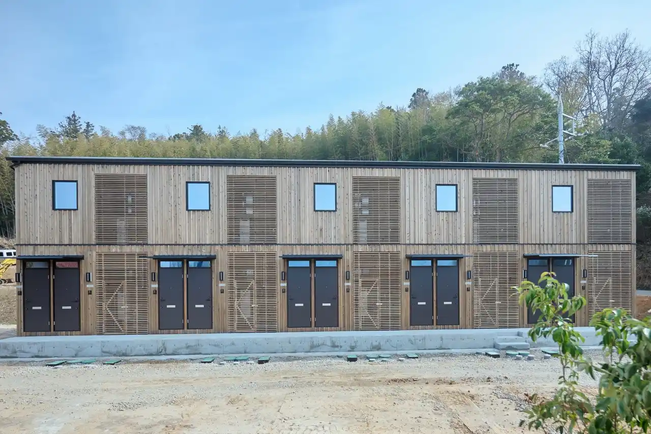 【一般社団法人日本オフサイト建築協会】 島根県海士町に「ボックスユニット工法」を用いた二階建および平屋の単身者向け居住施設（計15戸）が完成