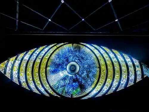 【東京ナイトタイム魅力創出プロジェクト実行委員会　PR事務局】 Shinjuku Neon Walk 時を超える連携企画伝説のアート「新宿の目」が年末年始限定で復活点灯！大みそかには蜷川実花さんの映像作品にも登場