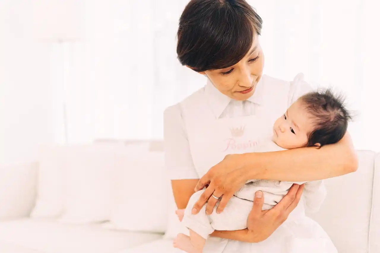 【株式会社ポピンズ】 ナニー・助産師・看護師の専門チームによる産後ケアサービスを拡充