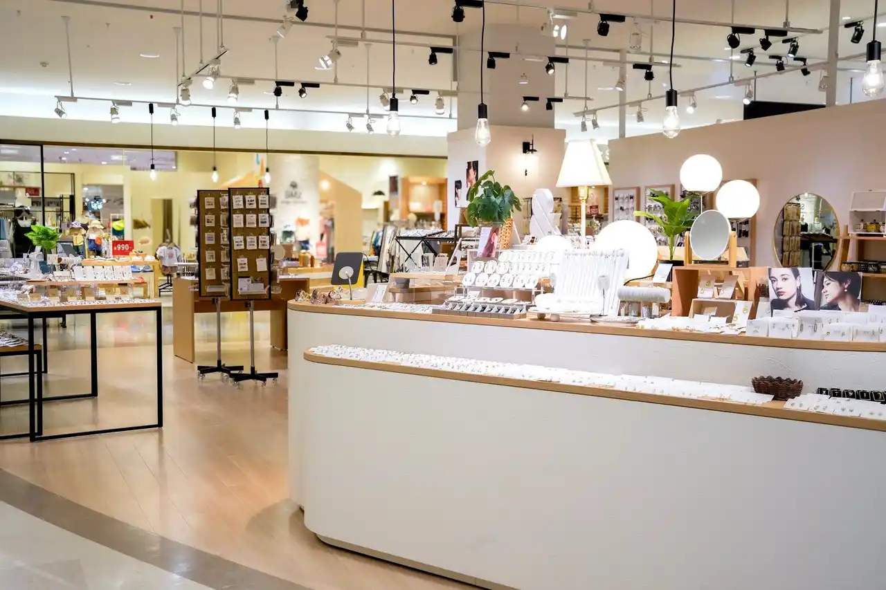 【株式会社Liberty】 【新店舗オープン】＆Creatorsファボーレ富山店