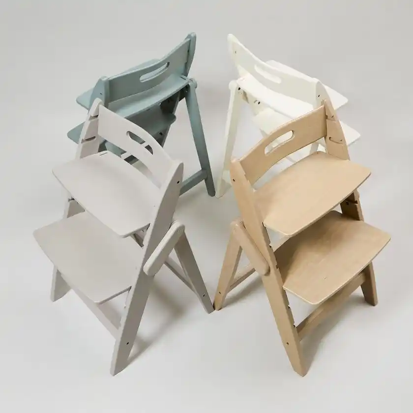 手前右から：YIPPY ESSENCEナチュラル、ストーン、セージ、コットン