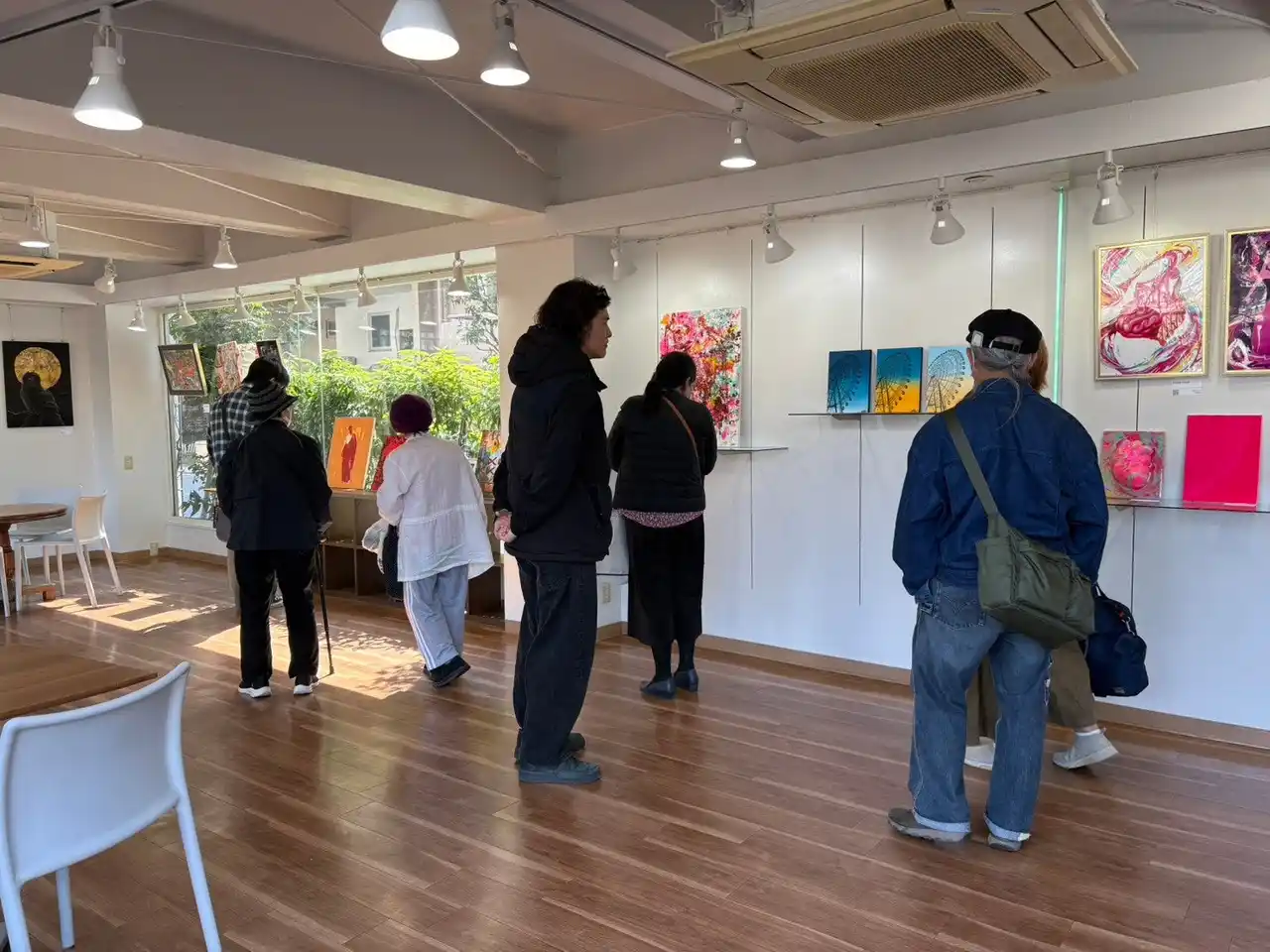 【開催レポート】平日2日間で150名超が来場！VR空間から中目黒へ“熱気”を繋いだ次世代アート展「FROM ARTIST U25エキシビション」が大盛況のうちに閉幕。