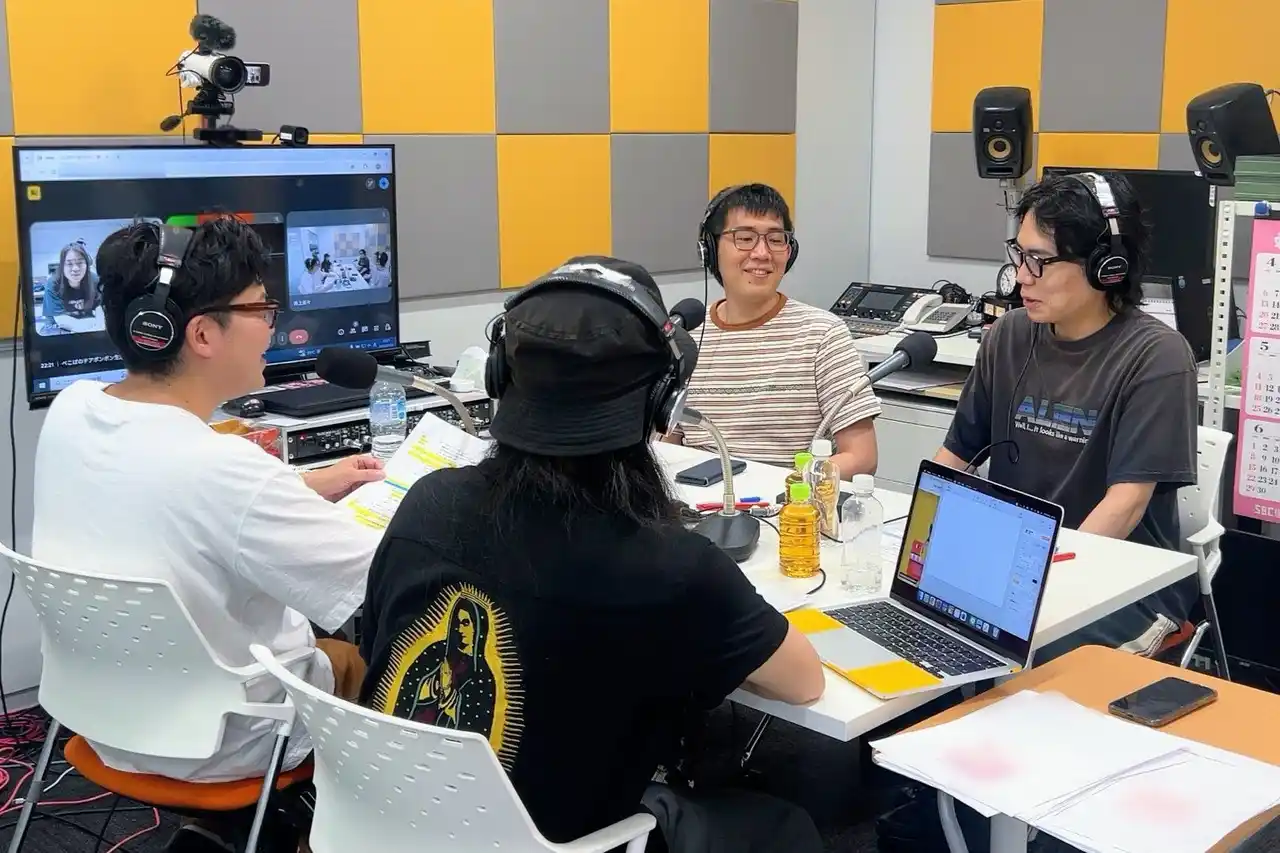 【朝日放送ラジオ株式会社】 令和ロマン・高比良くるまがまさかの大失態！？『ヤーレンズのダダダ団！』で遅刻の生実況！