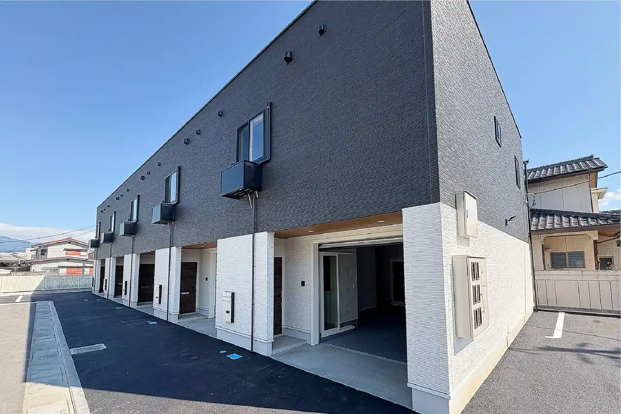 【株式会社グリーンベル】 【イベントレポート】木製小屋キット・ガレージ販売の国内最大手「グリーンベル」が、ガレージ付き賃貸アパート「リーガ七沢」の完成見学会を開催