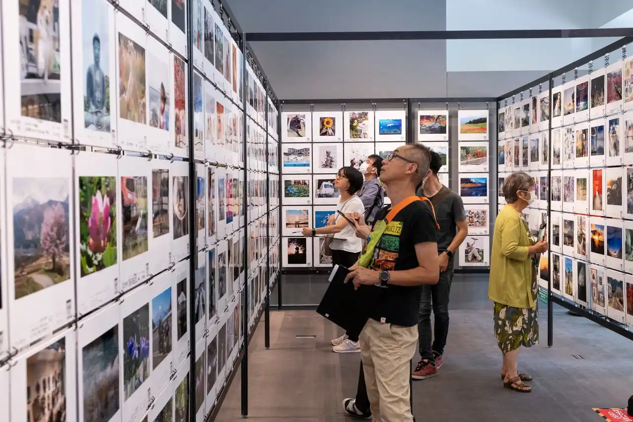 【富士フイルム】 写真を通してコミュニケーションが生まれる参加型写真展「“PHOTO IS”想いをつなぐ。あなたが主役の写真展2025」